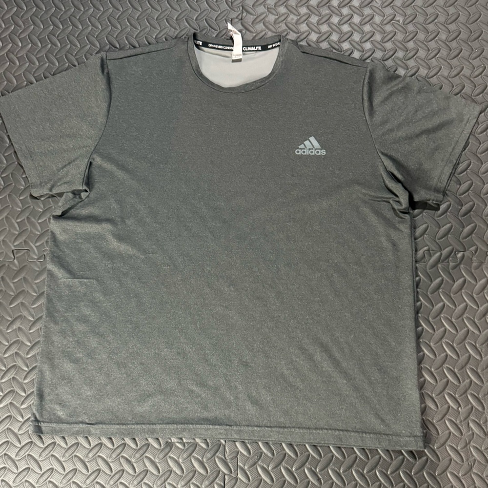 Men’s adidas climate 2XL tee shirt